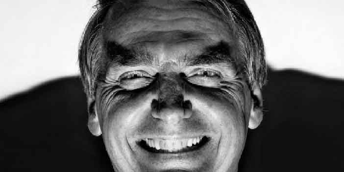 Bolsonaro diz que CLT é muito rígida e insinua mudanças